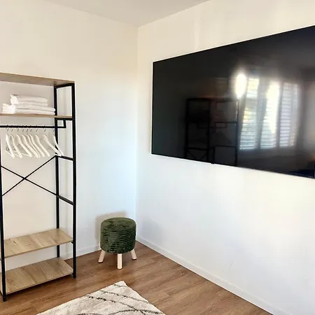 Modern & - Oerlikon *